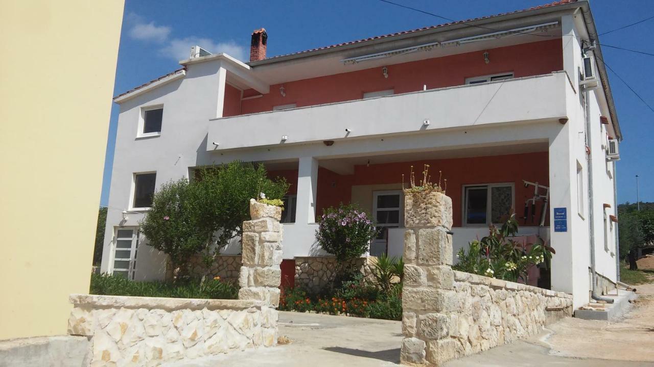 Vuk Apartman *